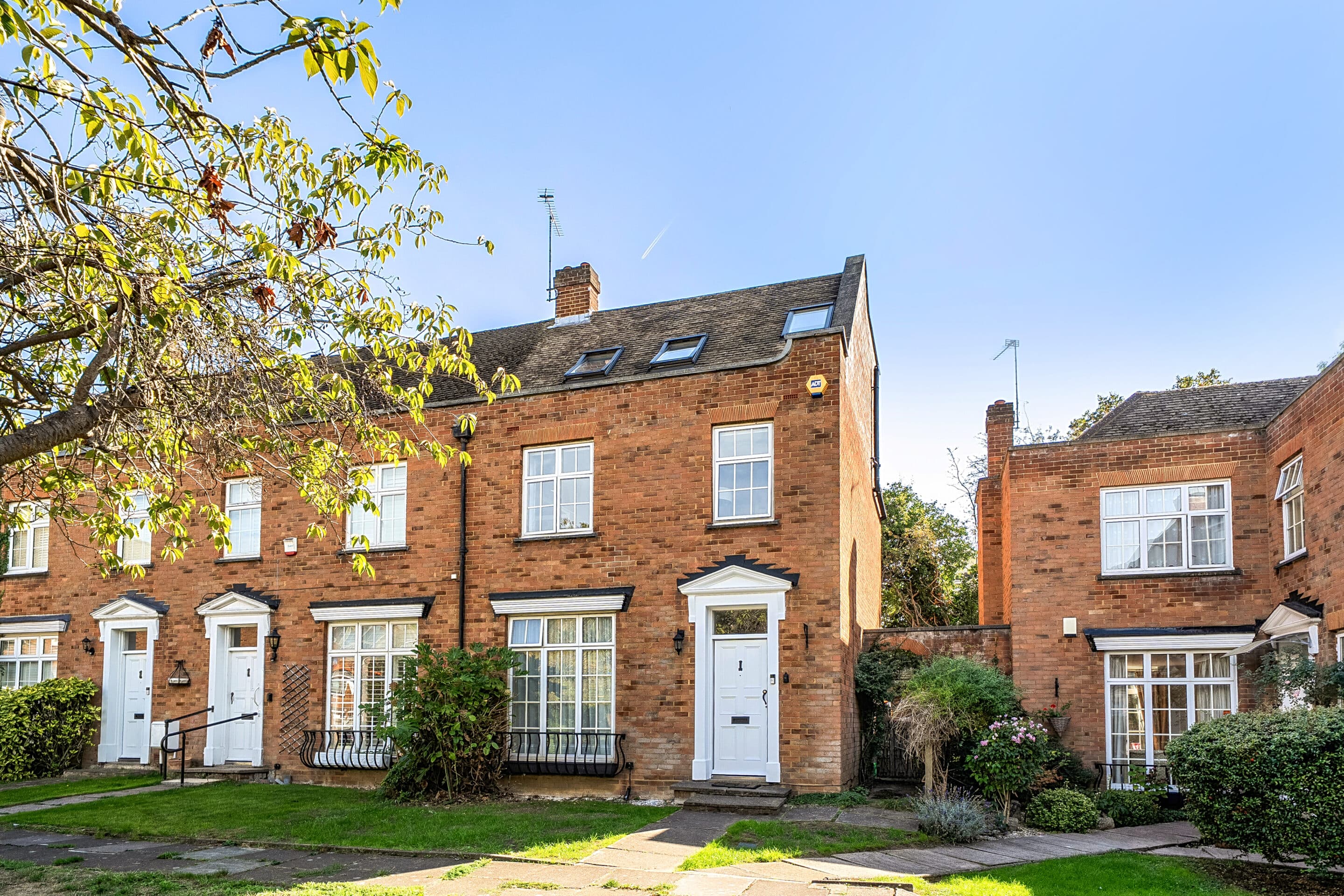 Flag Walk, Pinner, HA5